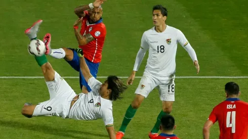Chile e Bolívia em campo pela Copa América de 2015 (Foto: Felipe Fredes Fernandez/Agencia Uno/AGIF)