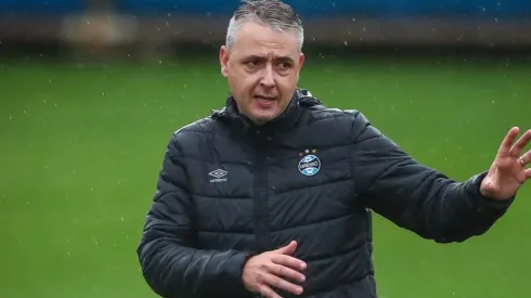 Tiago Nunes não vai aproveitar o jovem - Foto: Lucas Uebel/Flickr Oficial do Grêmio/Divulgação.