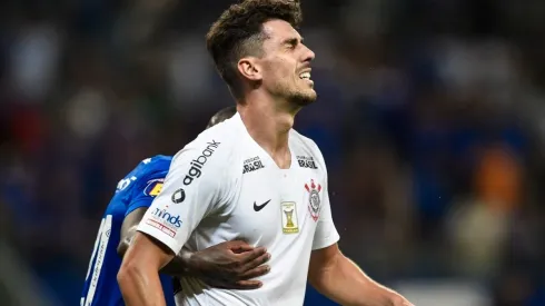 Danilo Avelar em partida pelo Corinthians