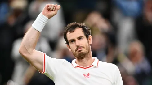 Bicampeão de Wimbledon, Andy Murray vence mais uma partida no torneio. (Foto: Getty Images)