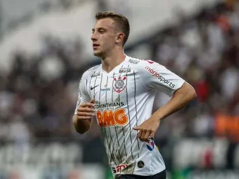 Carlos Augusto faz fila na Itália e "Cagliari abre conversa com Timão por lateral", diz Gazzetta dello Sport