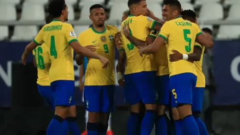 Jogadores do Brasil comemoram o gol de Lucas Paquetá (Foto: Getty Images)