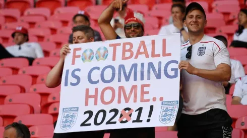 Pré-jogo de Itália x Inglaterra foi marcado por aglomerações e confusões