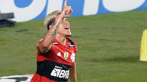 Números de Pedro com a camisa do Flamengo. (Foto: Walmir Cirne/AGIF)
