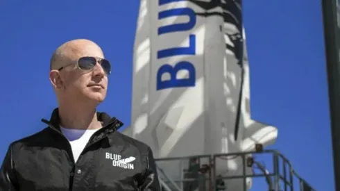 Jeff Bezos completou viagem ao espaço na companhia fundada por ele em 2000