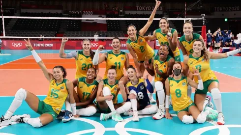 Seleção brasileira de vôlei comemora vitória por 3×0 contra a Coreia do Sul (Foto: Getty Images)