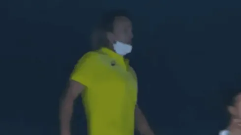 Treinador australiano comemorou efusivamente a vitória de sua comandada (Foto: Reprodução/Twitter)