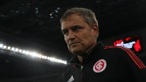 Aguirre: na bronca com a arbitragem (Foto: Ricardo Duarte/Inter/Divulgação)