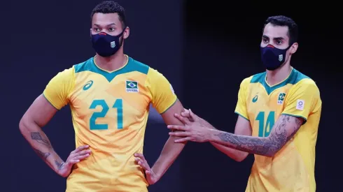 Na foto, Douglas veste a camisa 14 e está à direita (Foto: Getty Images)