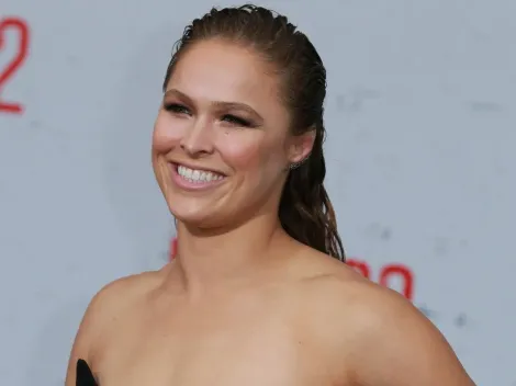 Ronda Rousey defende Simone Biles após a ginasta deixar a competição por equipes: “Ela está fazendo o melhor que pode”