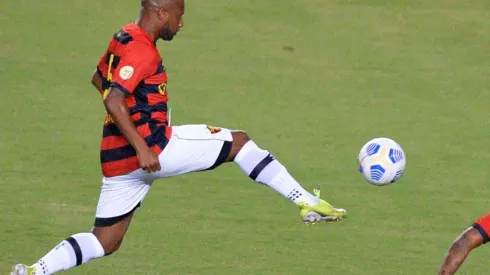 Ronaldo: voltou ao time titular contra o Bahia (Foto: Walmir Cirne/AGIF)