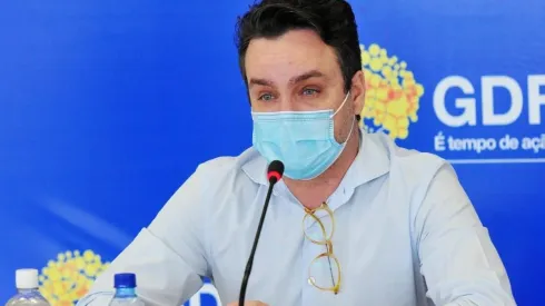 Chefe da Casa Civil do DF, Gustavo Rocha, em coletiva de imprensa. (Foto: Joel Rodrigues/Agência Brasília)