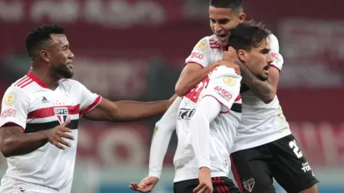 Crias de Cotia em ação pelo Tricolor - Flickr Oficial São Paulo Futebol Clube - autor: Rubens Chiri