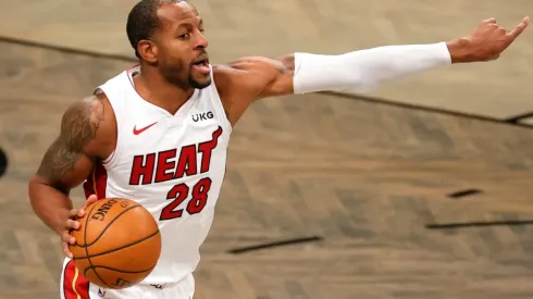 Andre Iguodala durante partida do Miami Heat contra o Brooklyn Nets, no Barclays Center (Getty Images)