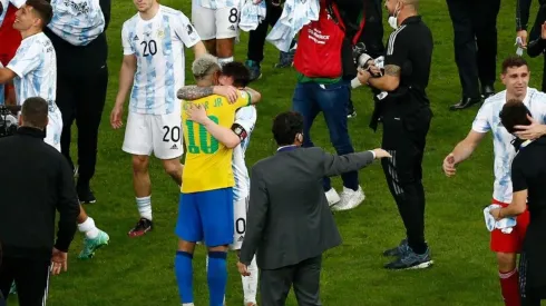 Segundo jornal Marca, Neymar ofereceu a camisa 10 do PSG ao Messi, que recusou; veja quais números o craque argentino poderá vestir se fechar com o clube francês. (Foto: Getty Images)