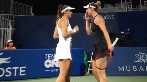 Luisa Stefani e canadense em ação no WTA 500 de San Jose (Foto: Divulgação)