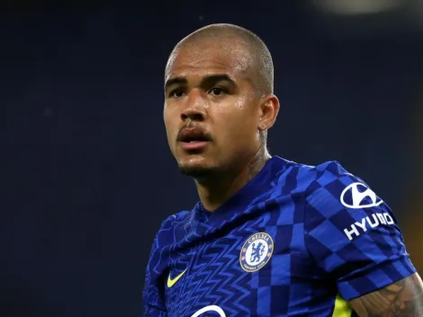 Flamengo encaminha contratação de Kenedy