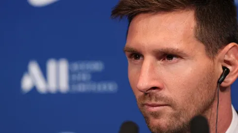 Lionel Messi durante coletiva de apresentação no PSG (Getty Images)