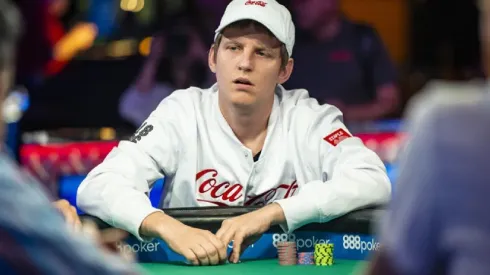 Vincas Tamasauskas em ação durante a WSOP de 2019 (Foto: Joe Giron/Divulgação WSOP)