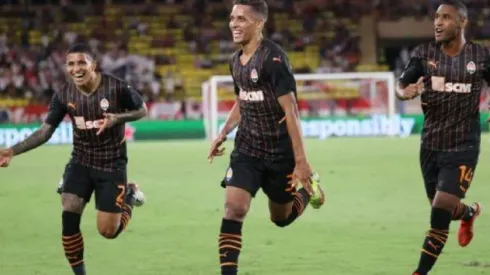 Pedrinho, ex-Corinthians marca e coloca Shakhtar na frente por classificação para fase de grupos da Champions League. (Foto: Getty Images)