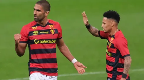 Tréllez e Neilton foram um dos sete nomes contratados para sanar problema no ataque do Sport – Foto: Marcello Zambrana/AGIF