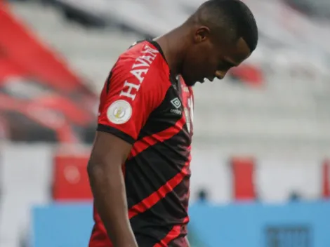 Carlos Eduardo é sacado de última hora e Athletico vai com Jader contra o Santos; veja time