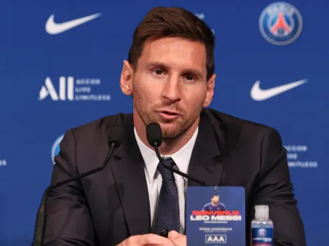 Goleiro do Reims leva filho ao estádio para tirar foto com Lionel Messi; veja as fotos