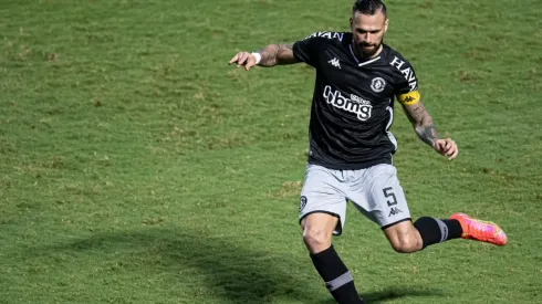 Leandro Castan concedeu entrevista coletiva nesta quarta-feira (Foto: Jorge Rodrigues/AGIF)