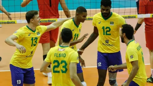 Brasil estreia no Campeonato Sul-Americano com vitória tranquila sobre o Peru (Foto: William Lucas/Inovafoto/CBV)