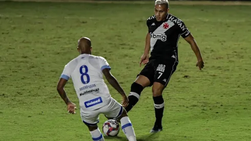 Vasco vive pequeno jejum contra o Avaí (Foto: Thiago Ribeiro/AGIF)