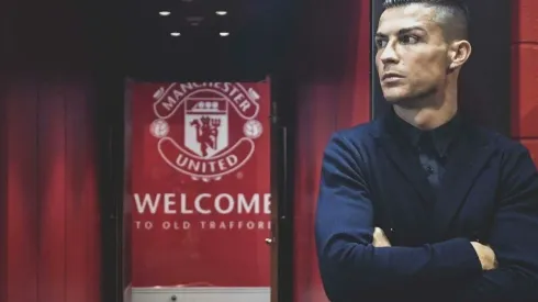 Cristiano Ronaldo posa em retorno ao Manchester United (Twitter/Reprodução)