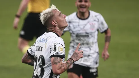 Róger Guedes comemora primeiro gol com a camisa do Corinthians (Ettore Chiereguini/AGIF)