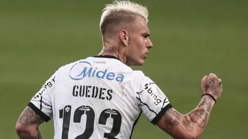 Em sua estreia pelo Timão, Roger Guedes marca de falta; veja gol. (Foto: Ettore Chiereguini/AGIF)