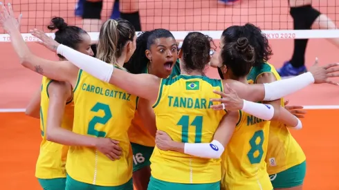 Time feminino de vôlei em registro feito nos Jogos de Tóquio. (Foto: Getty Images)
