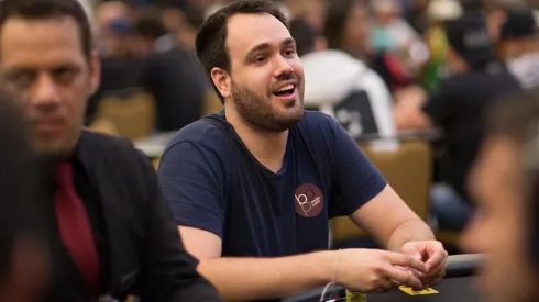 Bernardo Dias em ação durante uma etapa do BSOP (Foto: Carlos Monti/Divulgação BSOP)