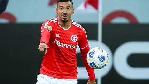 Lindoso: contrato até o fim da temporada (Foto: Pedro H. Tesch/AGIF)