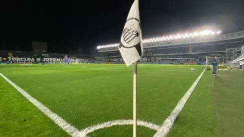 Ex-Santos faz post enigmático e deixa torcedores com 'pulga atrás da orelha': 'Volta para casa logo'