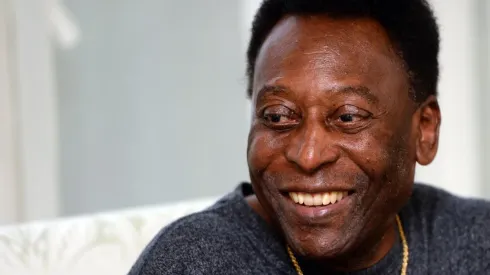 Um problema na laringe é o motivo do ex-jogador voltar à Unidade de Terapia Intensiva.