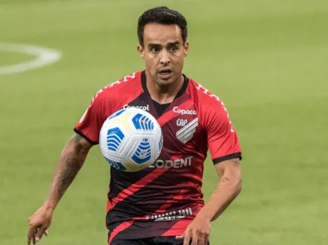 Experiente meia não faz mais parte dos planos do Athletico e treina separado