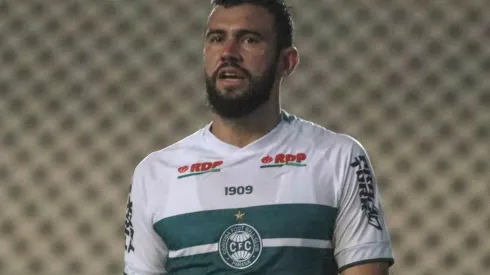 Castán: suspenso pelo terceiro amarelo (Foto: Ronald Felipe/AGIF)