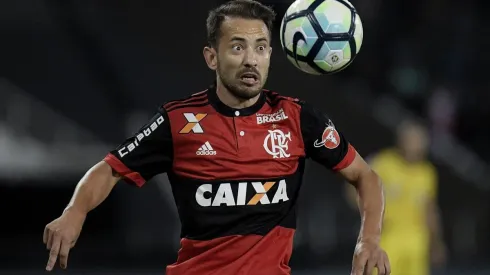 Everton Ribeiro foi substituído na partida deste domingo (19) (Foto: Getty Images)