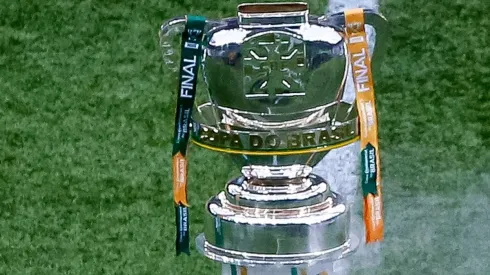 A tão cobiçada taça da Copa do Brasil (Foto: Getty Images)