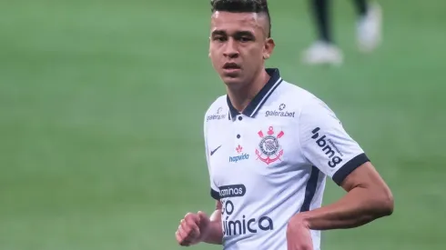 Apesar de certa desconfiança por parte da torcida, técnico Sylvinho deve confiar a Cantillo a missão de substituir Gabriel | Crédito: Marcello Zambrana/AGIF