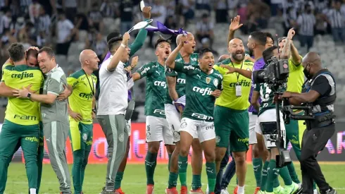 Jogadores do Palmeiras comemoram gol que classificou o alviverde Foto: Washington Alves/Getty Images