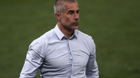 Sylvinho tem série invicta e se sentiu feliz com a volta do torcedor (Twitter/Reprodução)