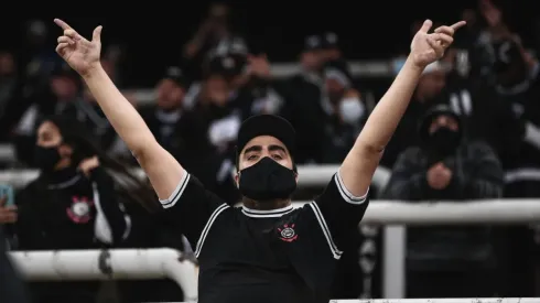 Corinthians pediu aos torcedores que respeitem as normas de segurança (Foto: Ettore Chiereguini/AGIF)
