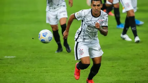 Renovação de Du Queiroz será anunciada nesta semana (Foto: Pedro H. Tesch/AGIF)