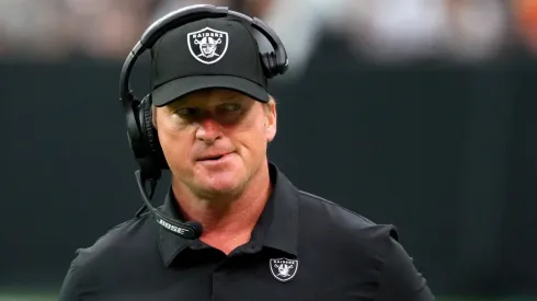 Jon Gruden tinha um contrato de dez anos por $100 milhões de dólares (Getty Images)