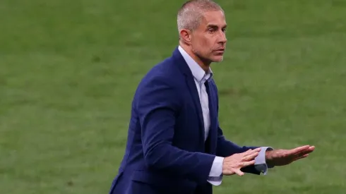 Sylvinho deve permanecer no Corinthians por mais tempo (Foto: Getty Images)