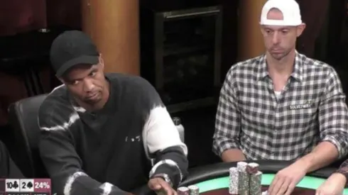 Phil Ivey parecia entediado no jogo (Foto: Reprodução Youtube)